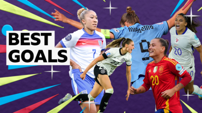 Lauren James, Jule Brand, Viv Miedema, Claudia Pina and Delphine Cascarino celebrate their goals