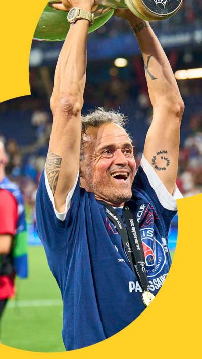Luis Enrique lifting the Super Cup