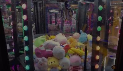 Soft toys in a claw machine