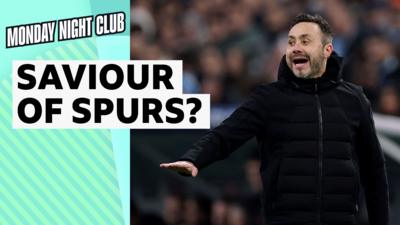 Roberto de Zerbi gestures to his team 