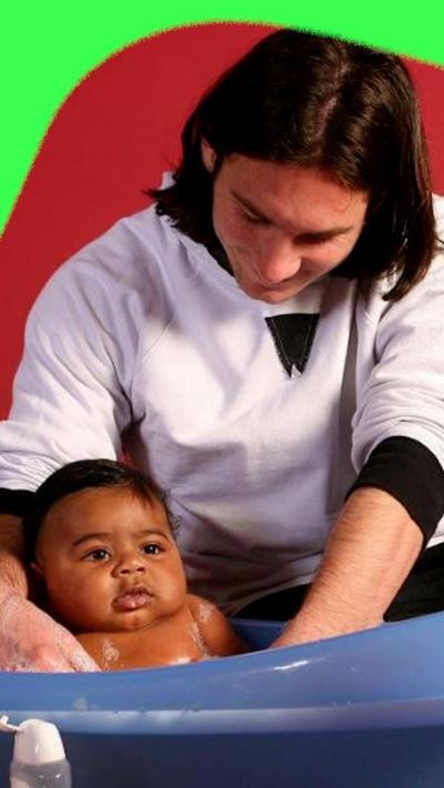 A picture of Lionel Messi and a five-month-old Lamine Yamal