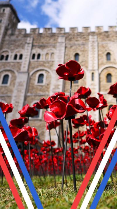 A red sea of ceramic poppies outside the Tower of London