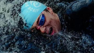 Hector Pardoe in an open water swim