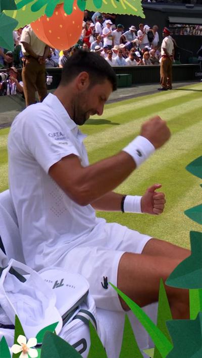 Novak Djokovic punches leg 