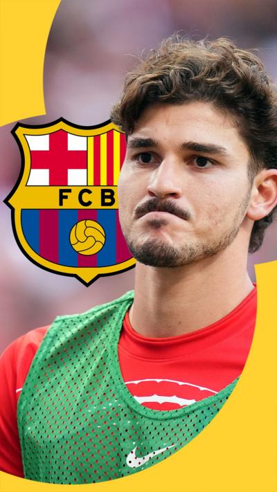 Julián Alvarez looks disappointed in his substitute bib. 