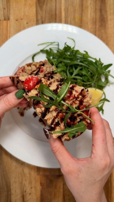 Sun-dried tomato and chickpea smash