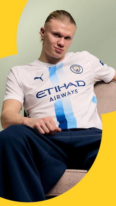 Erling Haaland wearing the 2026/27 Man City third kit