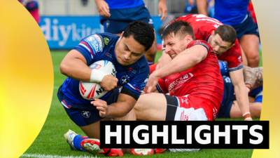 Wakefield's Mason Lino scoring a try against Hull KR