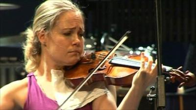Leila Joswfowicz in rehearsals for the Proms