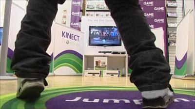 Games fan dancing