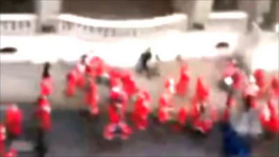 Santa flashmob
