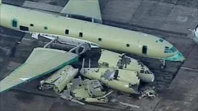 Nimrod aircraft in pieces
