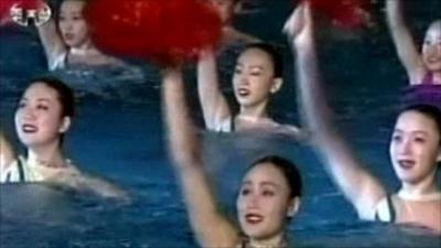 Synchronised swimmers