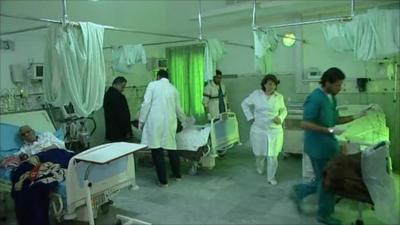 Workers and injured in an intensive care unit