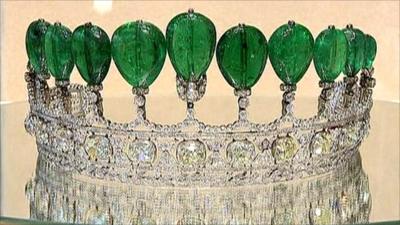 Emerald and diamond tiara