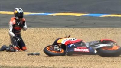 Dani Pedrosa crashes out of the French MotoGP at Le Mans