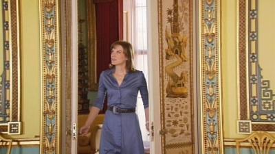 Fiona Bruce enters the centre room