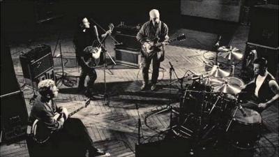 U2