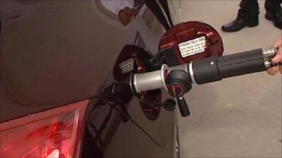 Hydrogen nozzle filling car