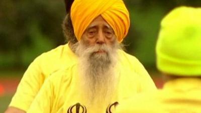 Fauja Singh running 100m