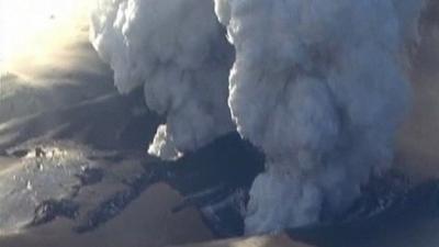 Clouds of steam from the Hudson volcano