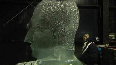 Ice sculpture