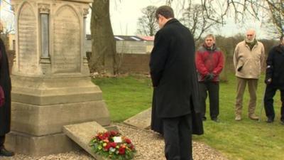 Man pays tribute