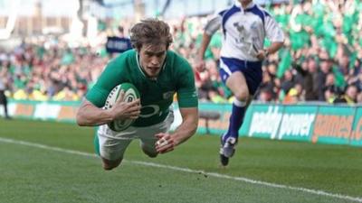 Andrew Trimble scores a try for Ireland against Italy