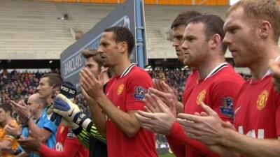 Minute's applause at Molineux