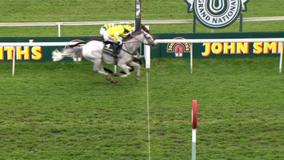 Neptune Collonges wins Grand National