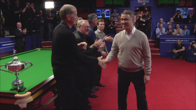 Stephen Hendry honoured at the Crucible in Sheffield