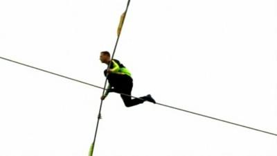 Tightrope walker trips