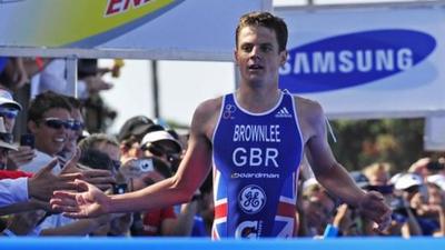 Jonny Brownlee wins World Triathlon