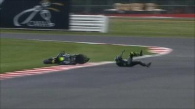 Cal Crutchlow crashes at Chapel corner