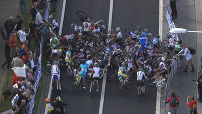 Mass crash at women's world championship road race