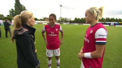 Hayley meets Arsenal Ladies football team