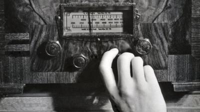 Hand Tuning Wireless Set