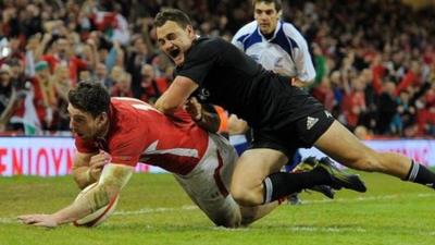 Wales 10-33 New Zealand