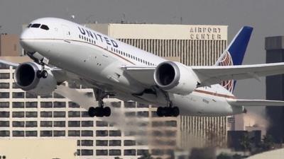 A Boeing 787 Dreamliner operated by United Airlines