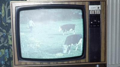 Television set