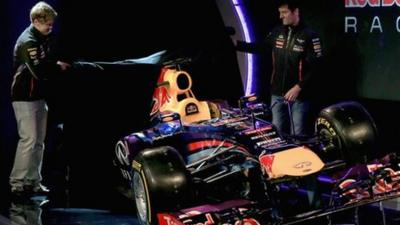 Sebastian Vettel and Mark Webber uncover the new Red Bull RB9