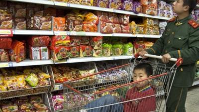 Shopper in Carrefour, Beijing