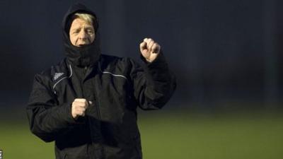 Scotland manager Gordon Strachan oversees training in Belgrade