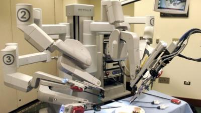 A da Vinci surgical robot