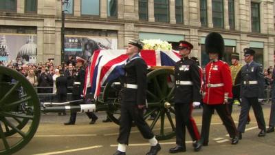 Gun carriage carrying coffin