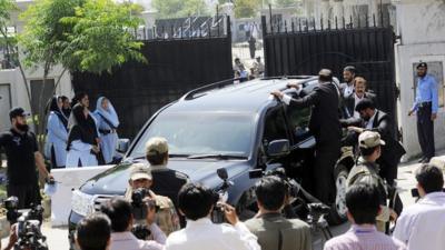 Musharraf leaves court