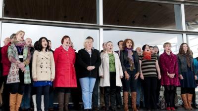 Members of the WNO Chorus joing the sing along