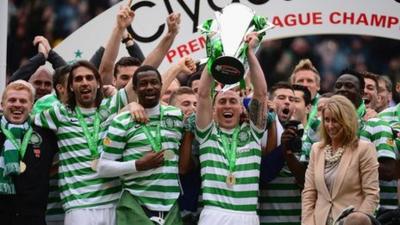 Celtic get their hands on the SPL trophy