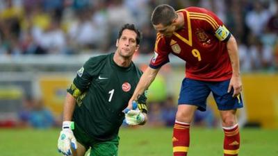 Fernando Torres and Mickael Roche