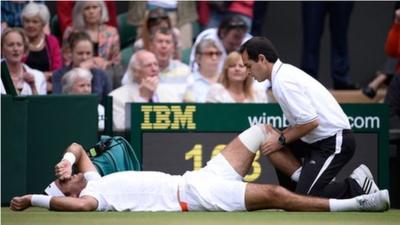 Juan Martin Del Potro receives treatment